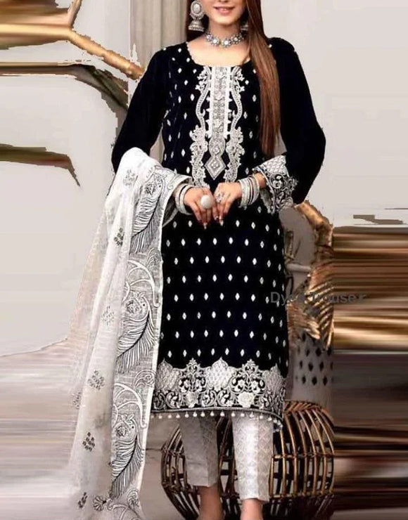 Embroidered Black Lawn Dress 2024 with Embroidered Organza Dupatta (DZ15009)