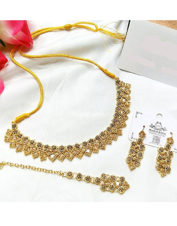 Adorable Choker Jewelry Set with Earrings & Tikka (DZ16755)