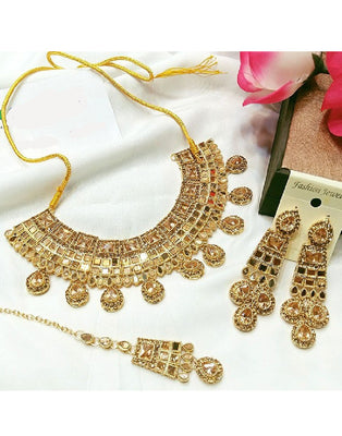 Heavy Bridal Jewelry Set with Earrings & Tikka (DZ16761)