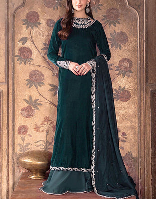 Decent Embroidered Velvet Party Wear Dress with Chiffon Dupatta (DZ17856)